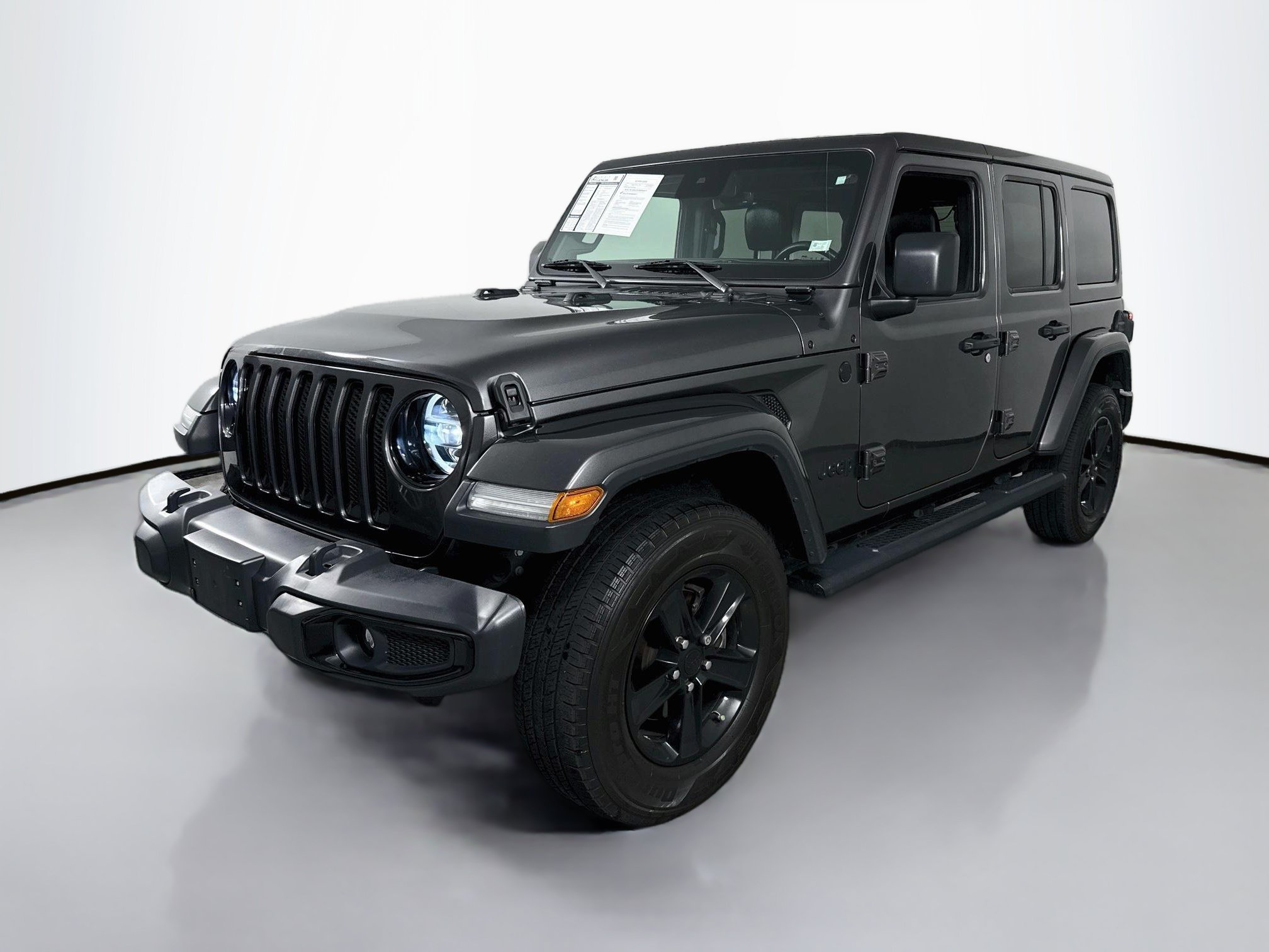 Used 2020 Jeep Wrangler Unlimited Sahara AWD/4WD image 3