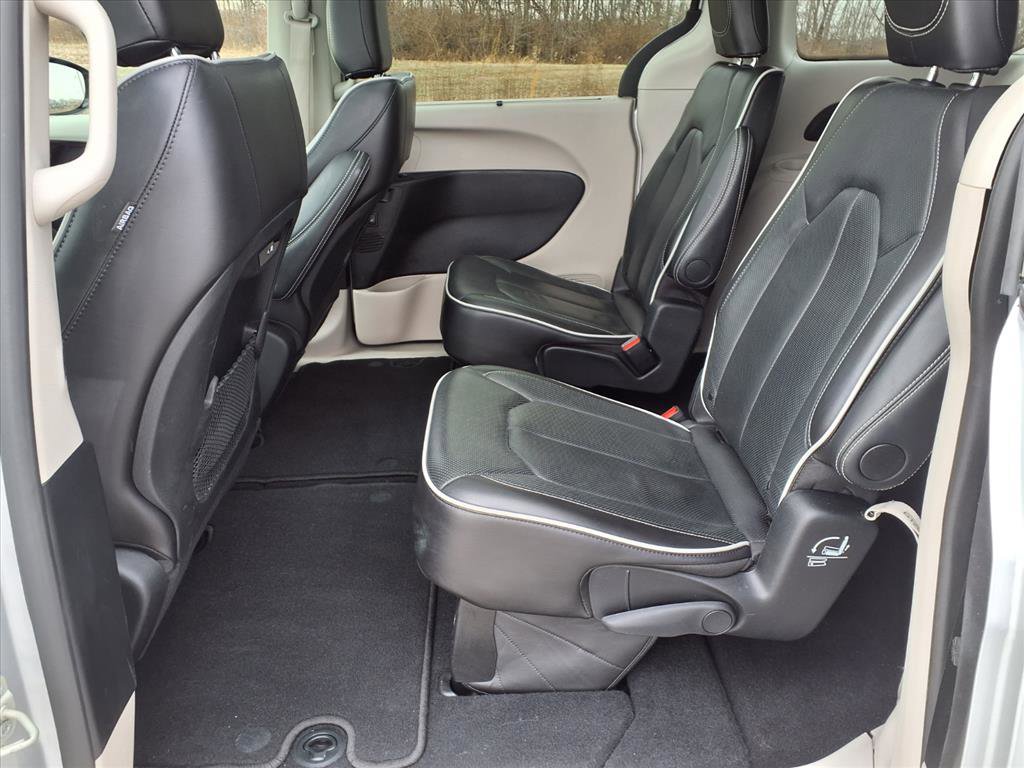 Used 2024 Chrysler Pacifica Limited image 27