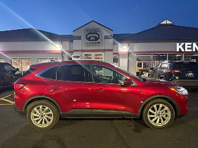 Used 2022 Ford Escape Titanium w/ Titanium Elite Package AWD/4WD image 9