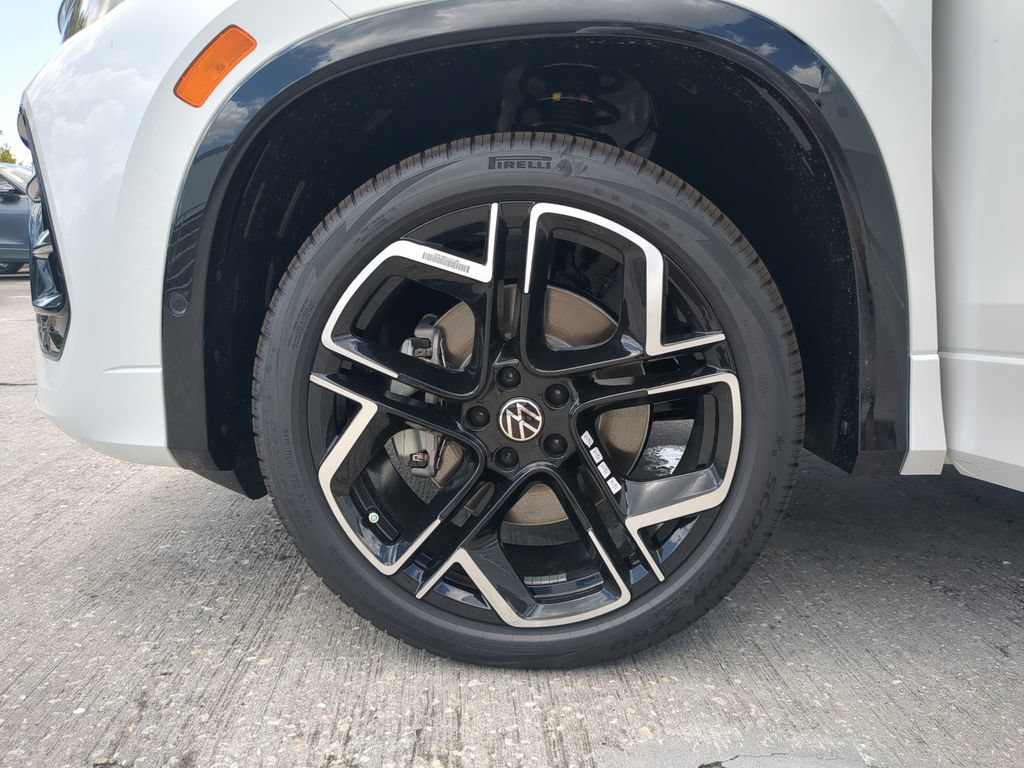 New 2026 Volkswagen Tiguan SEL R-Line AWD/4WD image 33