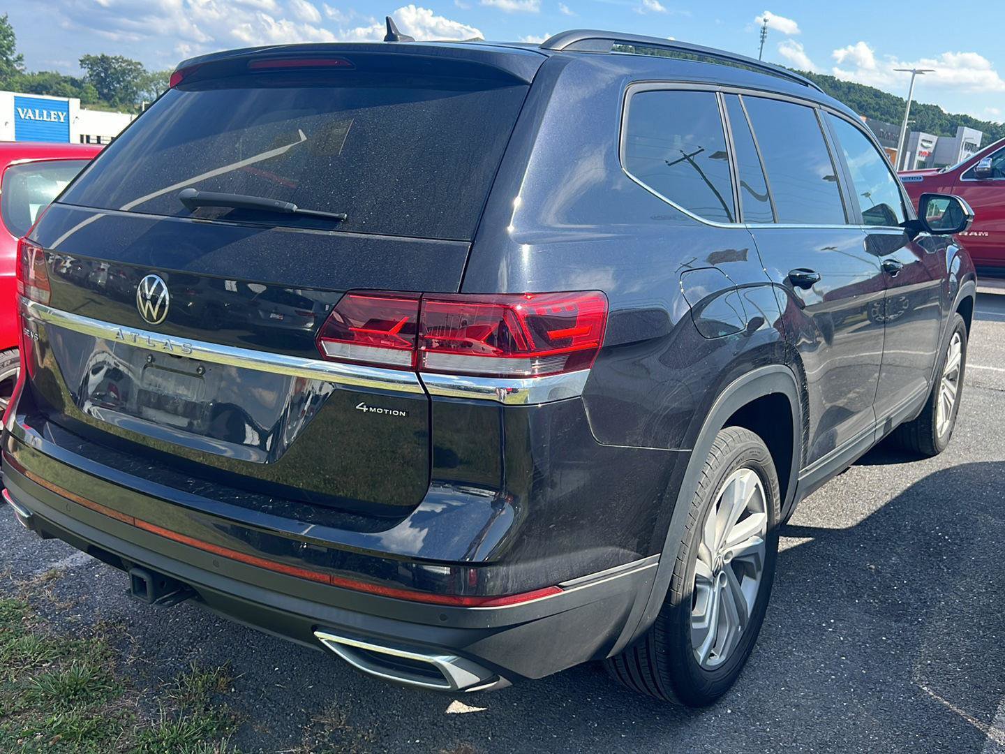 Used 2023 Volkswagen Atlas SE AWD/4WD image 5