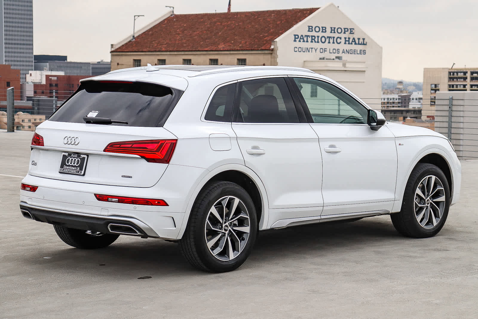 Used 2024 Audi Q5 2.0T Premium Plus w/ Premium Plus Package image 4
