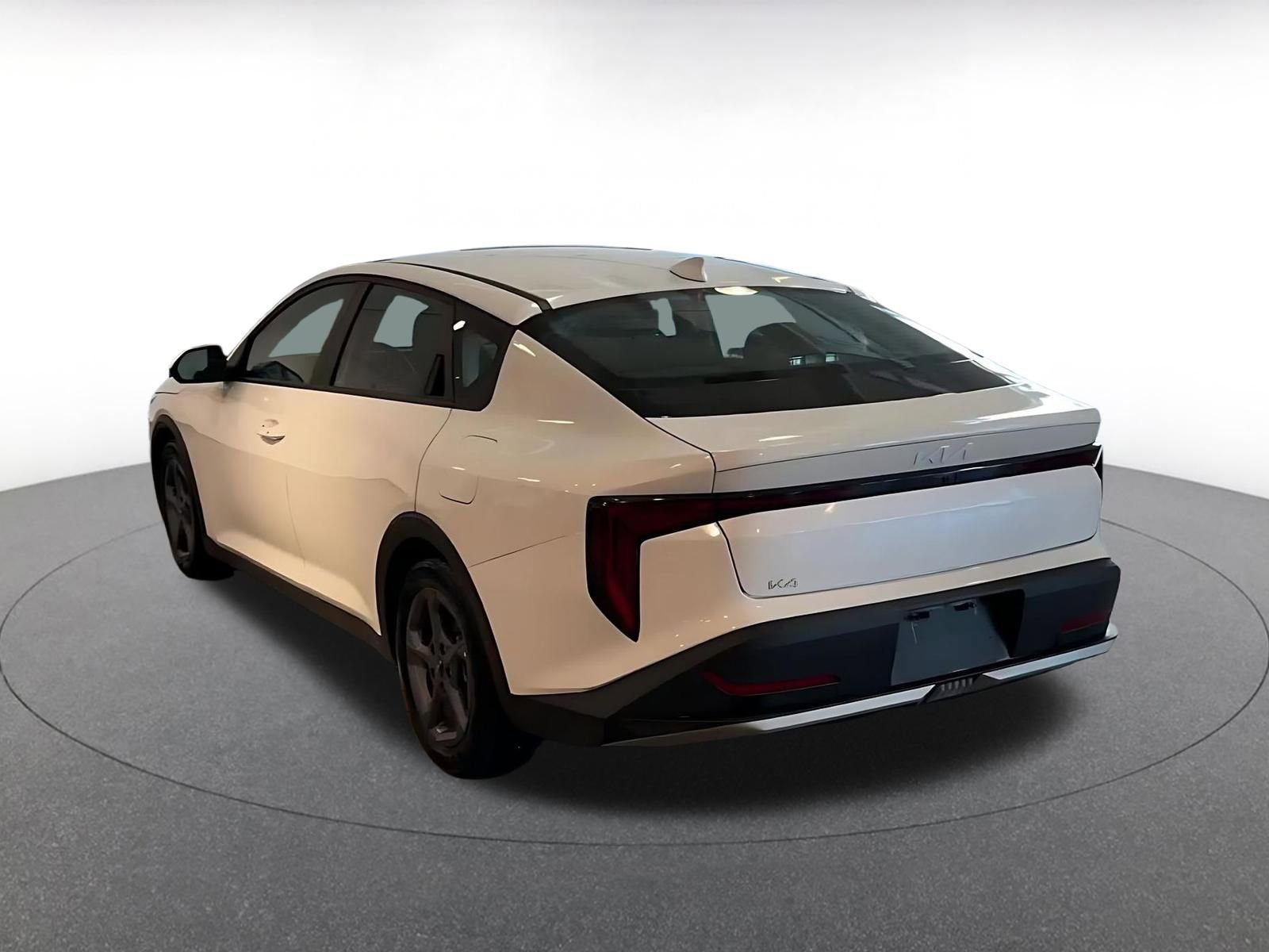 Used 2025 Kia K4 LXS image 11