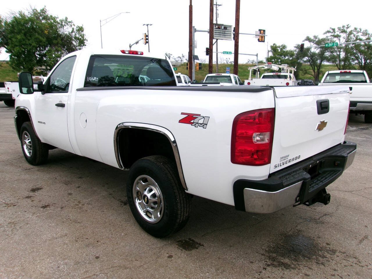 Used 2014 Chevrolet Silverado 2500 W/T AWD/4WD image 2