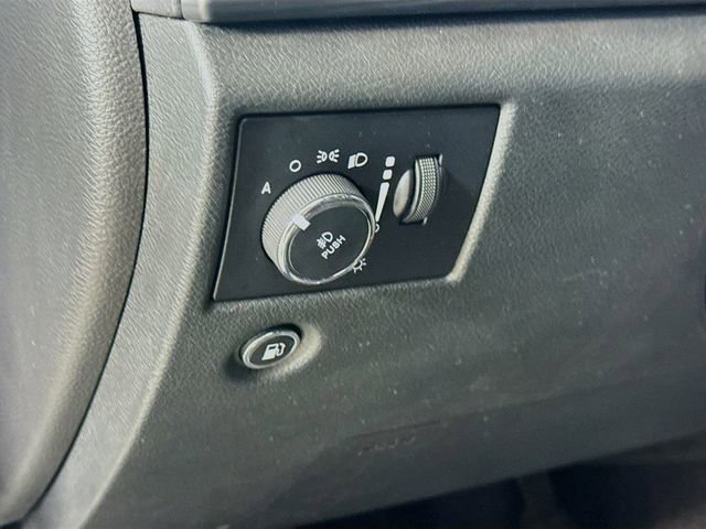 Used 2019 Jeep Grand Cherokee Laredo image 10