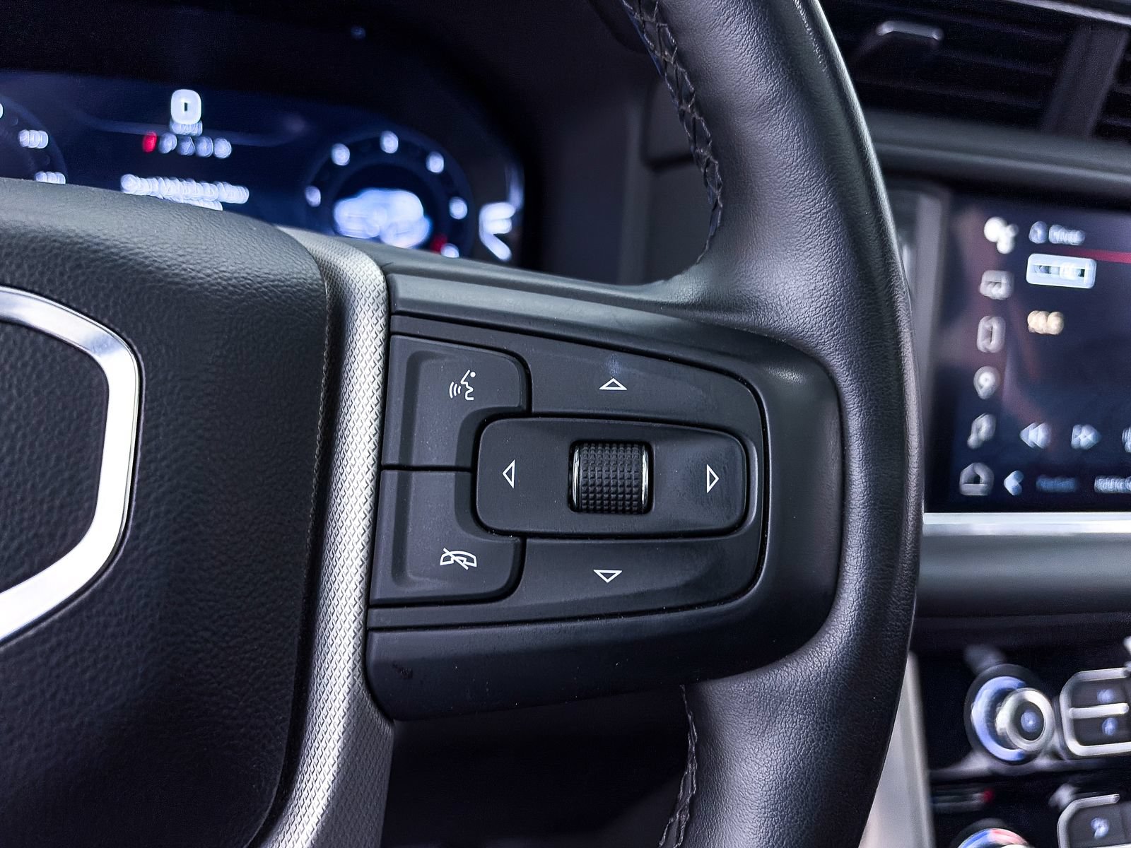 Used 2023 GMC Yukon XL Denali AWD/4WD image 34