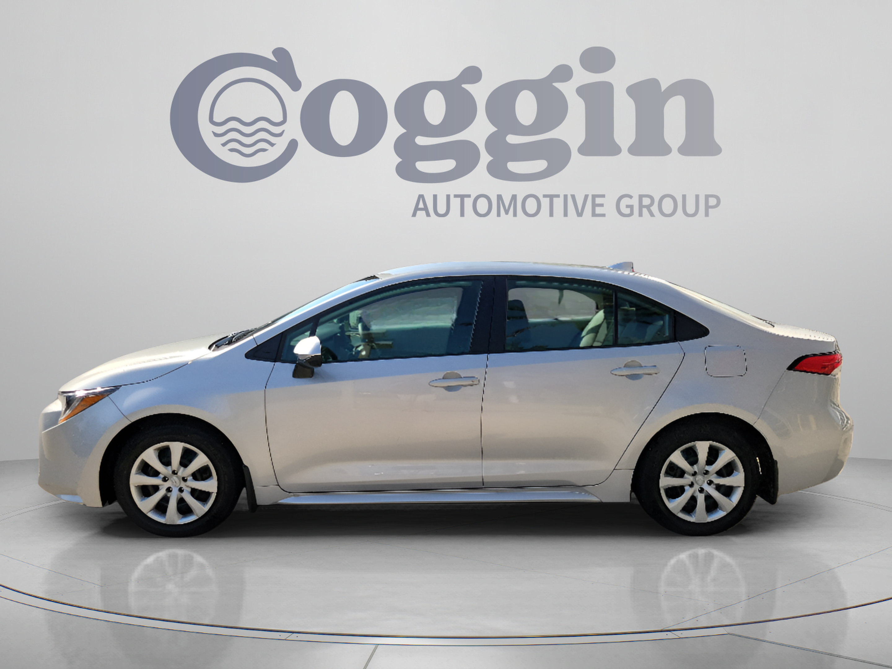 Used 2026 Toyota Corolla LE FWD image 2