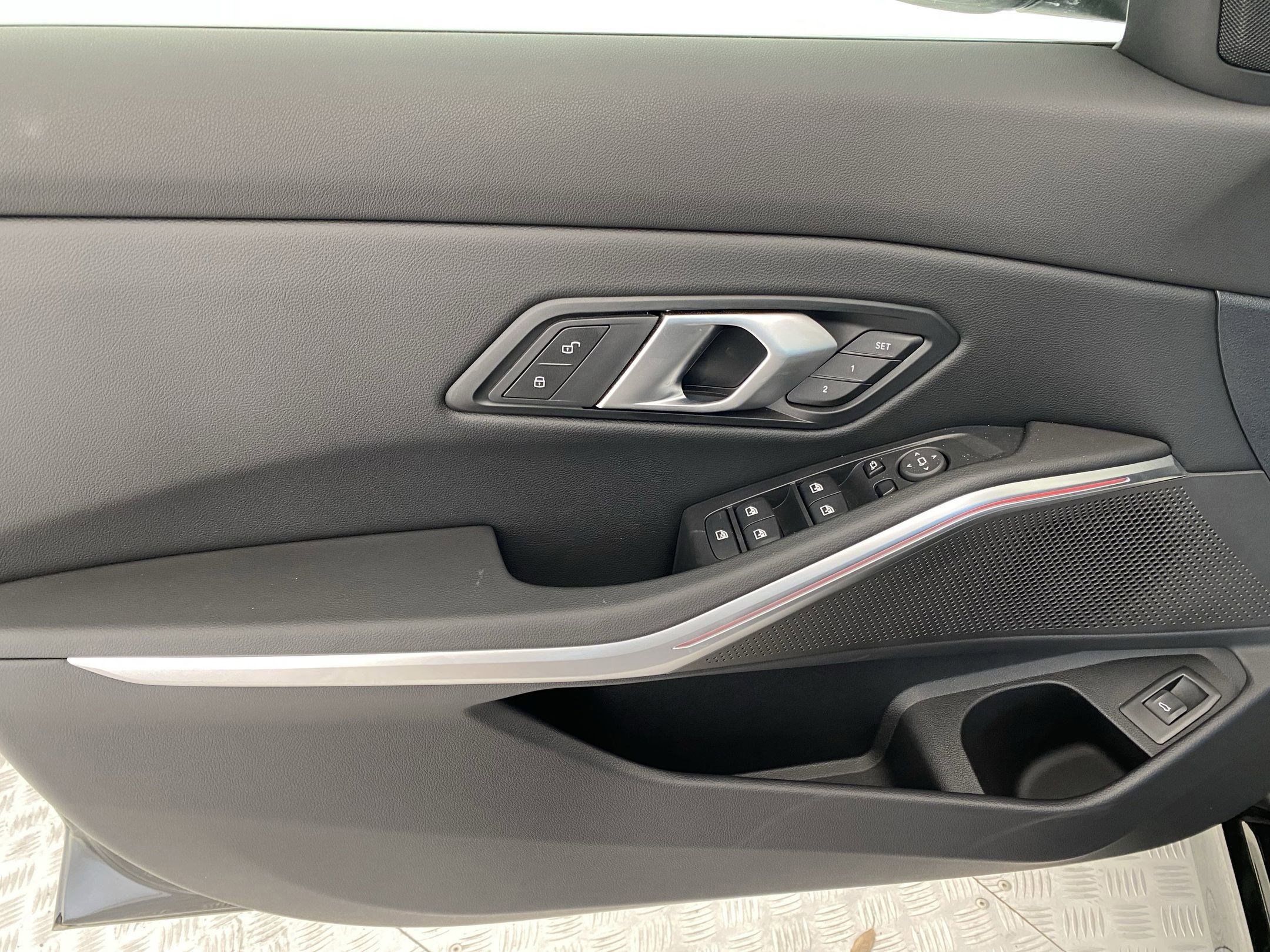 Used 2025 BMW 330i xDrive Sedan w/ Premium Package image 11