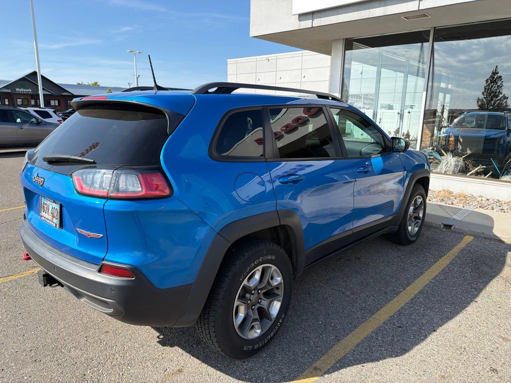 Used 2019 Jeep Cherokee Trailhawk AWD/4WD image 2