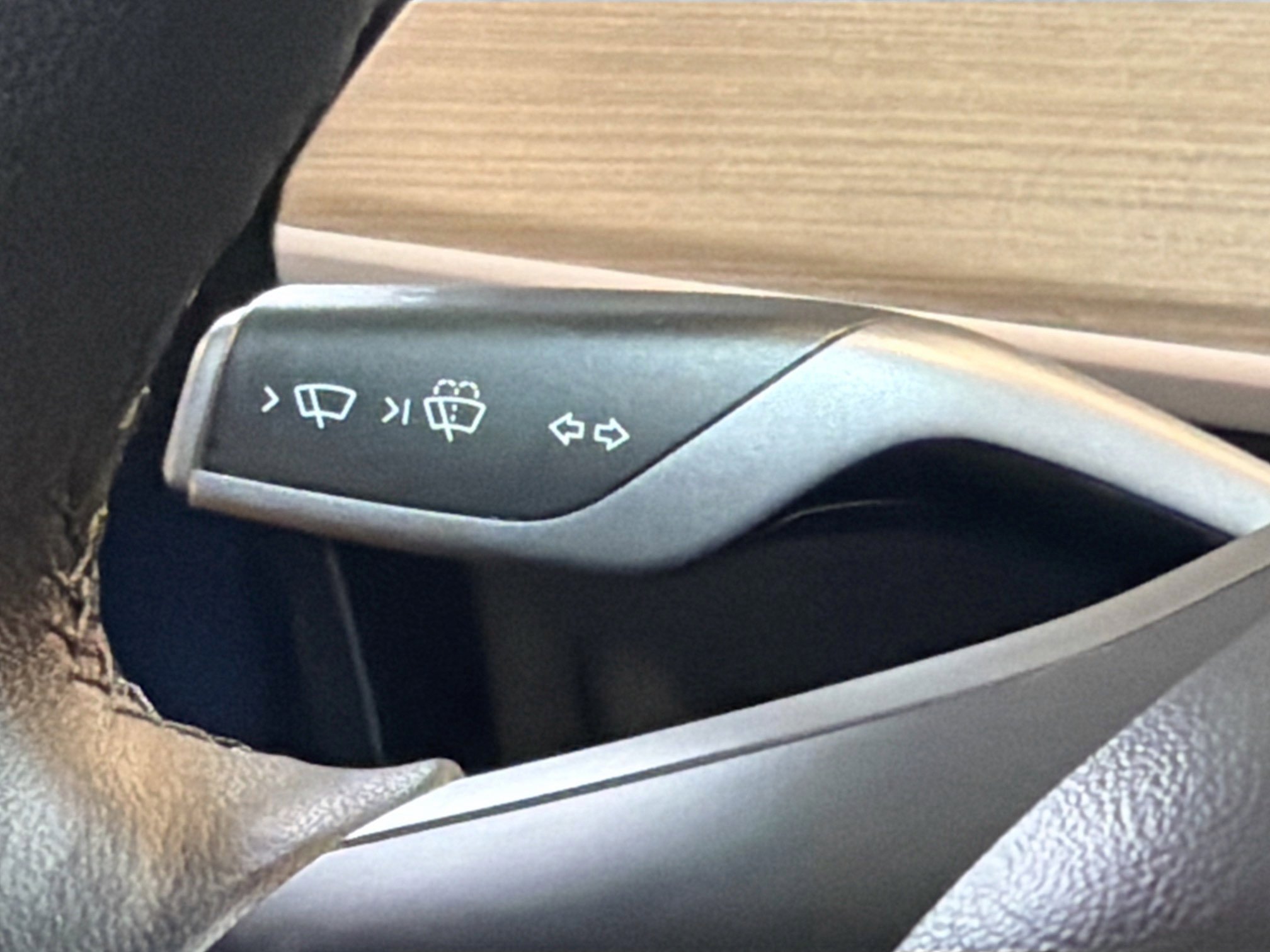 Used 2023 Tesla Model Y Long Range image 24