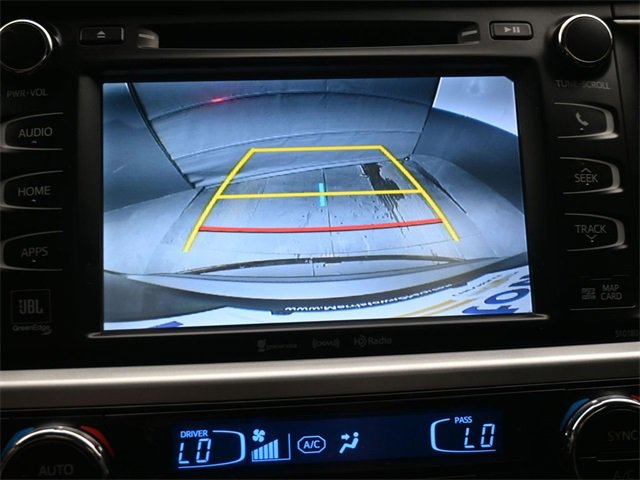 Used 2017 Toyota Highlander Limited image 34