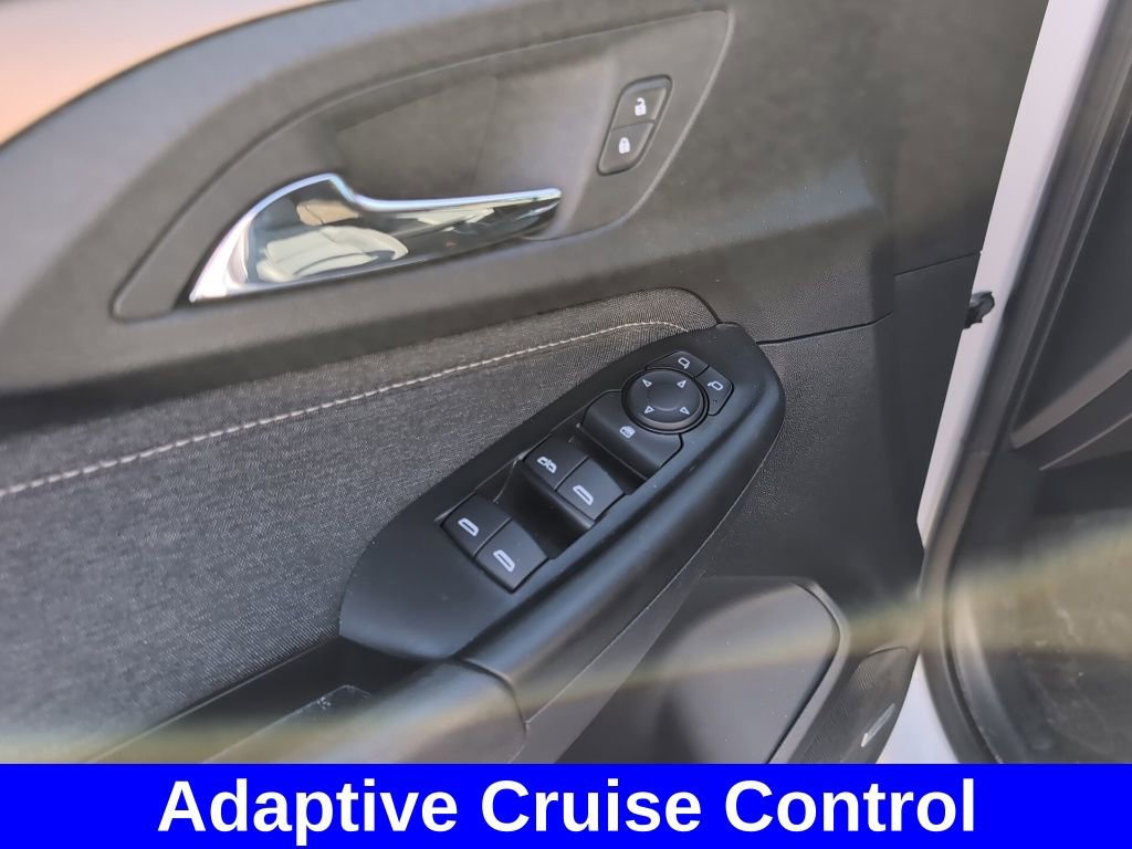 Used 2023 Chevrolet TrailBlazer ACTIV w/ Technology Package FWD image 12