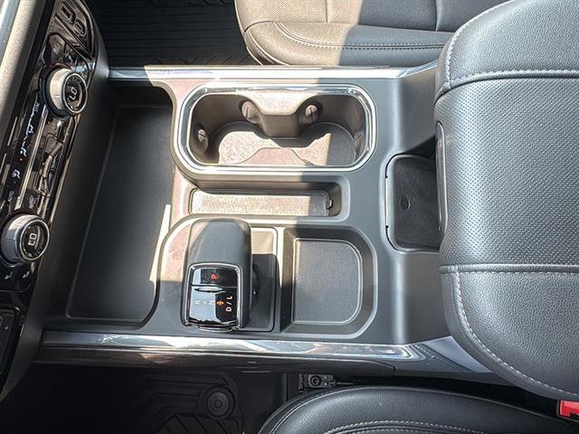Used 2024 Chevrolet Silverado 1500 LTZ AWD/4WD image 23