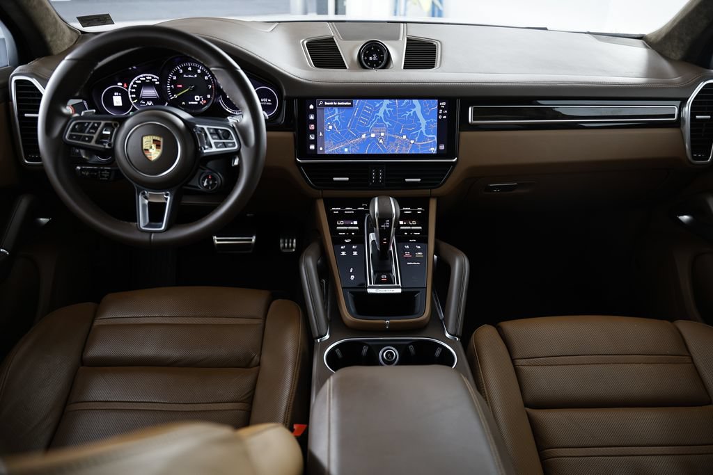 Certified 2023 Porsche Cayenne Turbo S AWD/4WD image 29