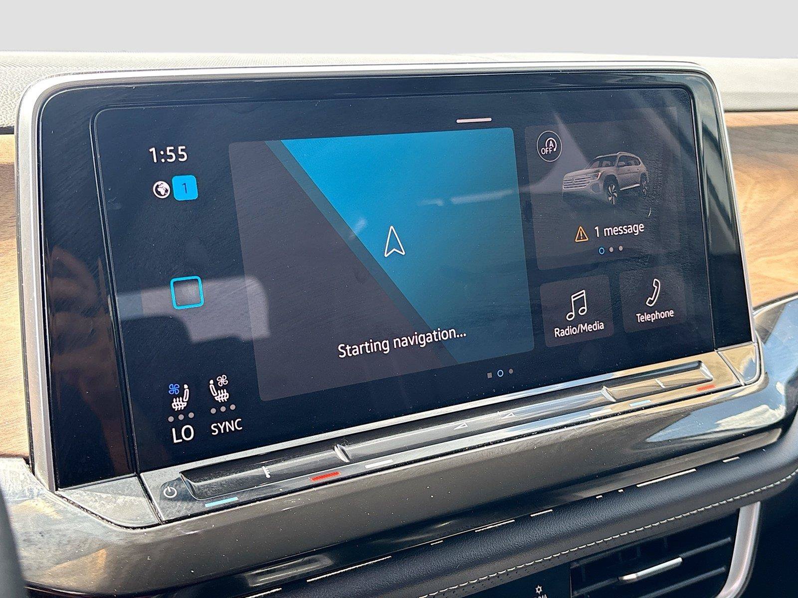 Used 2025 Volkswagen Atlas SE FWD image 14