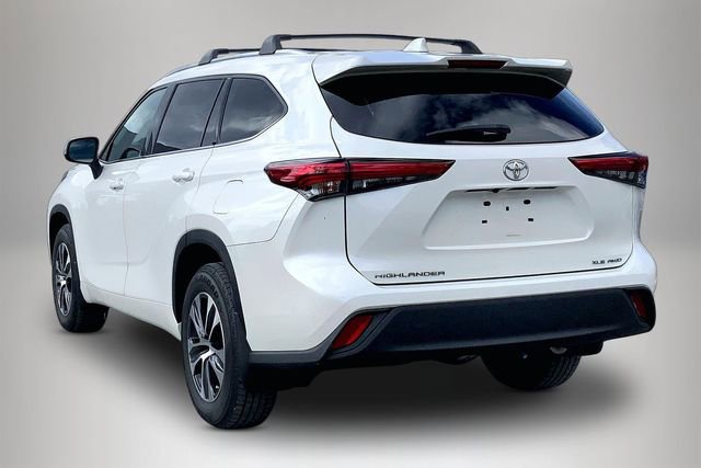 Used 2020 Toyota Highlander XLE image 9