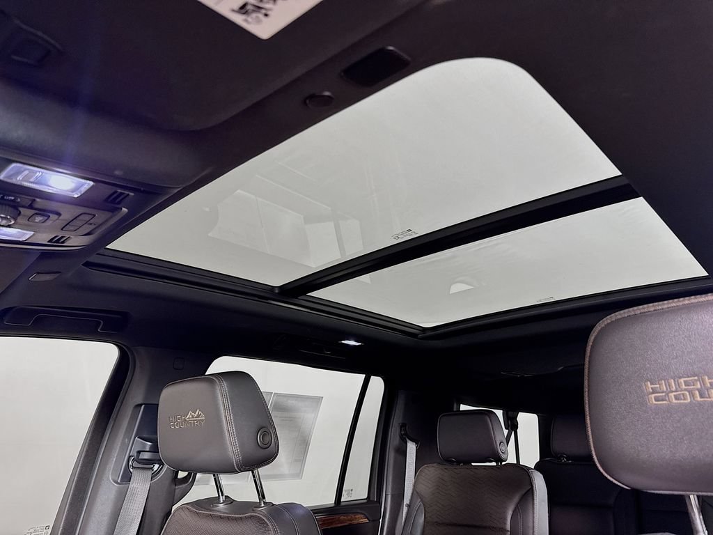 Used 2021 Chevrolet Suburban High Country AWD/4WD image 21