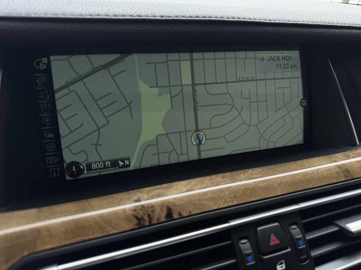 Used 2014 BMW 750Li RWD image 26