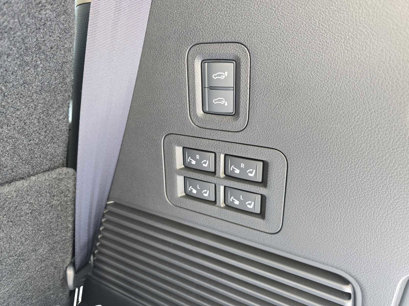 New 2026 INFINITI QX80 Luxe w/ Cargo Package image 27