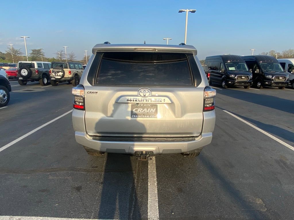Used 2022 Toyota 4Runner SR5 Premium w/ Moonroof Package AWD/4WD image 6