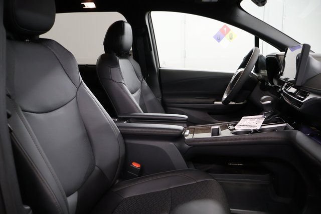 New 2026 Toyota Sienna Platinum AWD/4WD image 25