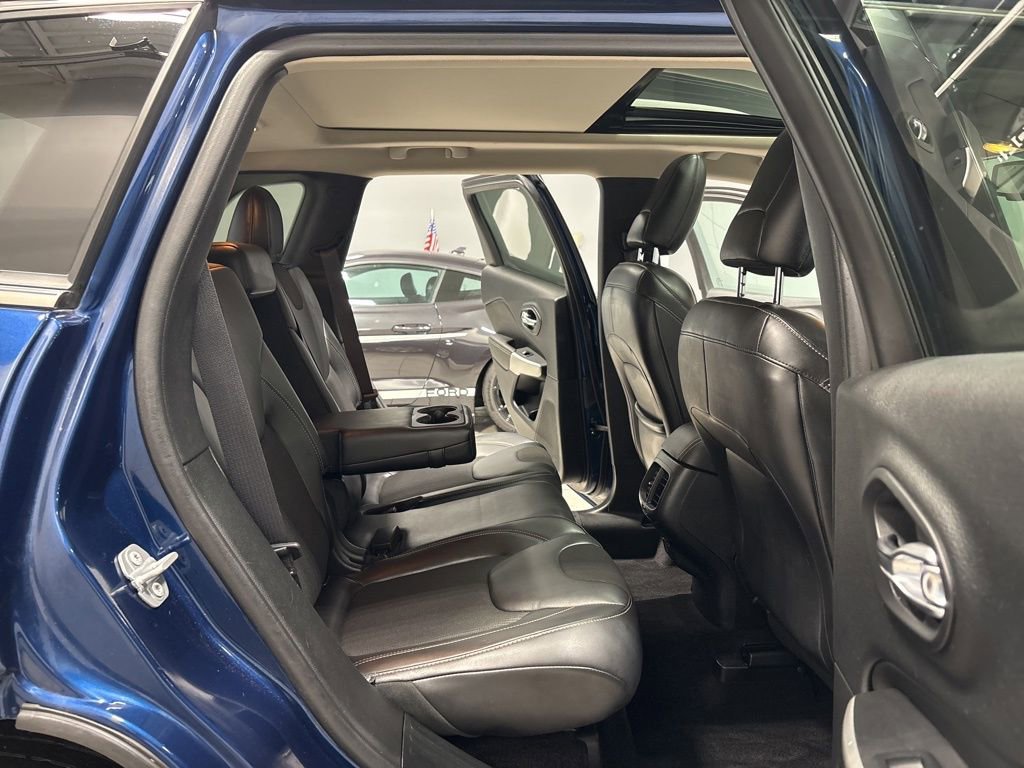 Used 2018 Jeep Cherokee Latitude Plus w/ Comfort/Convenience Group image 5