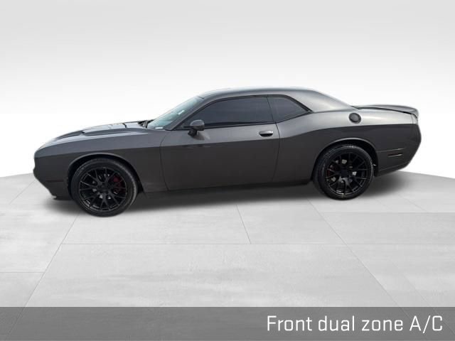 Used 2017 Dodge Challenger SXT image 10