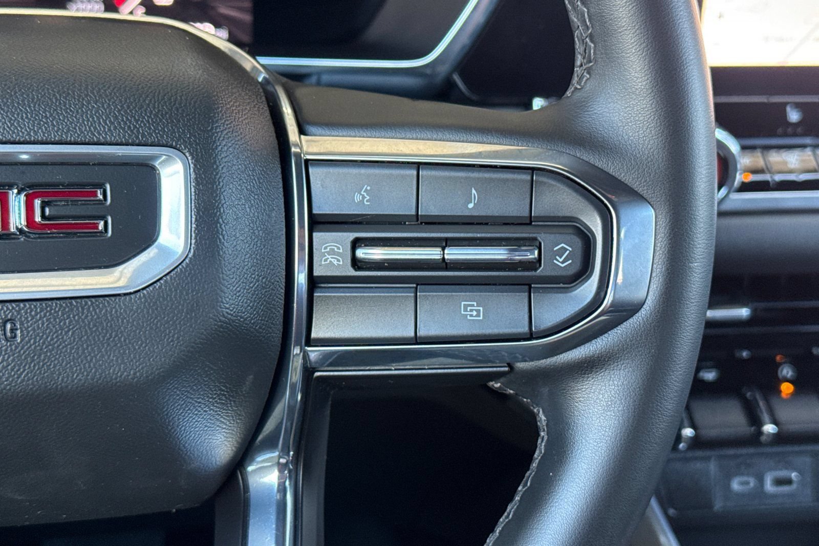 Used 2023 GMC Canyon Elevation w/ Elevation Premium Package RWD image 36