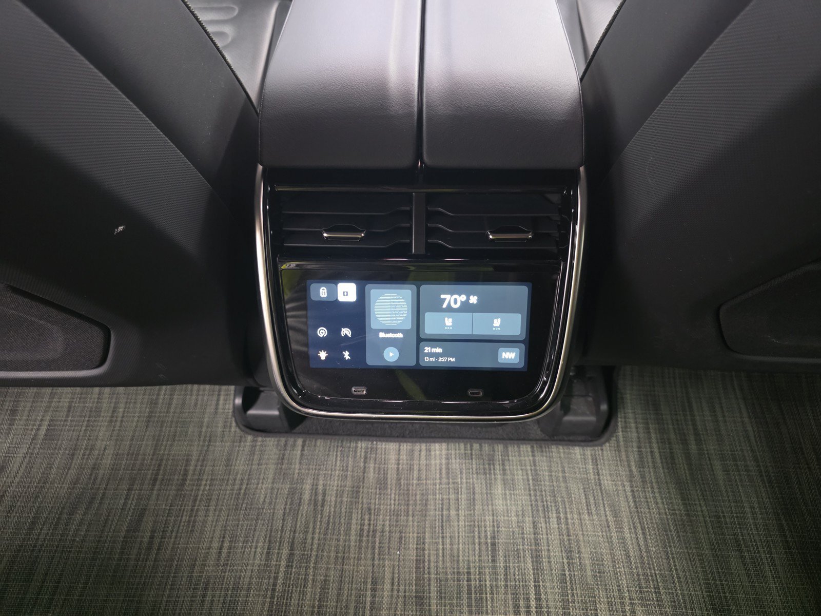 Used 2024 Rivian R1S Adventure AWD/4WD image 30