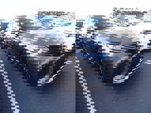 Used 2023 Toyota Camry XSE image 3