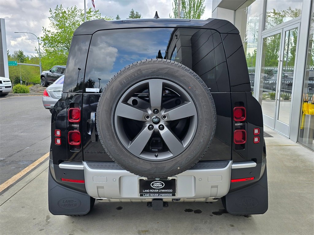 New 2025 Land Rover Defender 110 S image 6