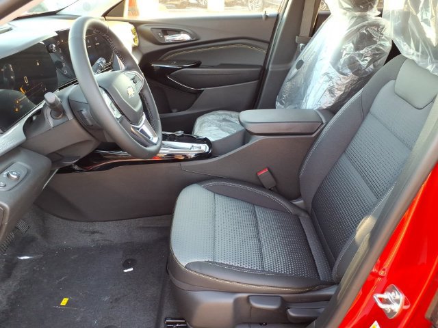 New 2026 Chevrolet Trax LT w/ LT Convenience Package FWD image 6