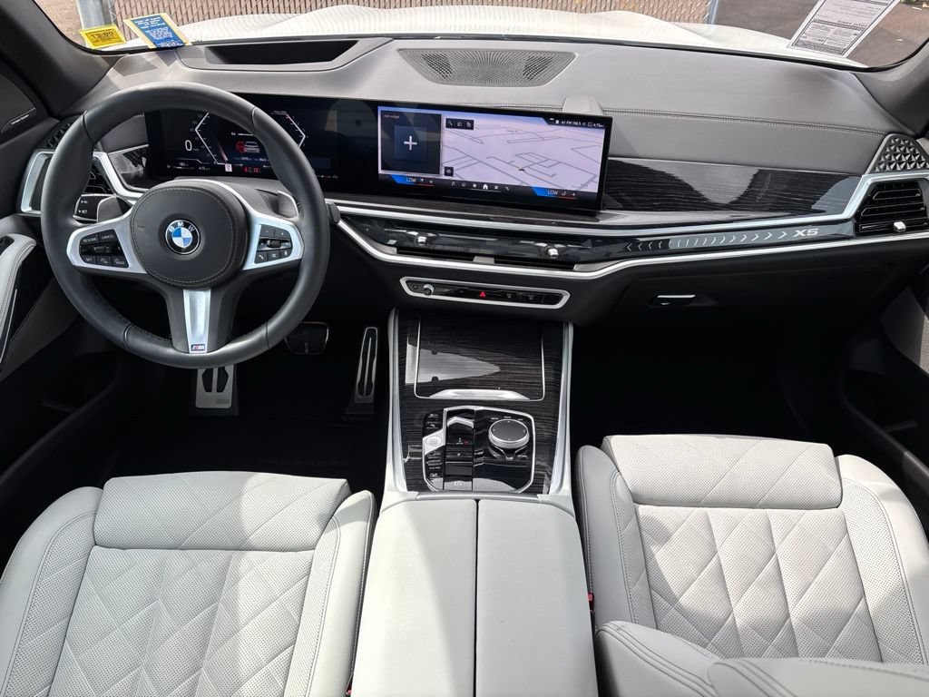 Used 2024 BMW X5 xDrive40i w/ M Sport Package AWD/4WD image 18