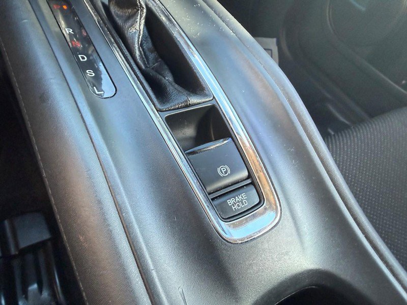 Used 2017 Honda HR-V LX image 28