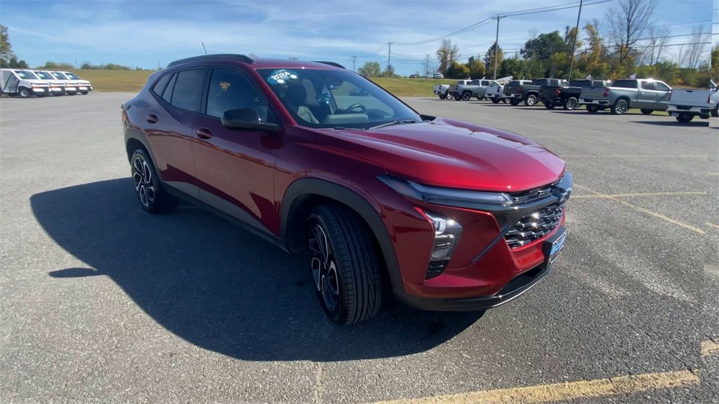 Certified 2024 Chevrolet Trax RS image 2