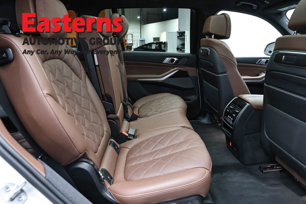 Used 2023 BMW X7 xDrive40i w/ Executive Package image 23
