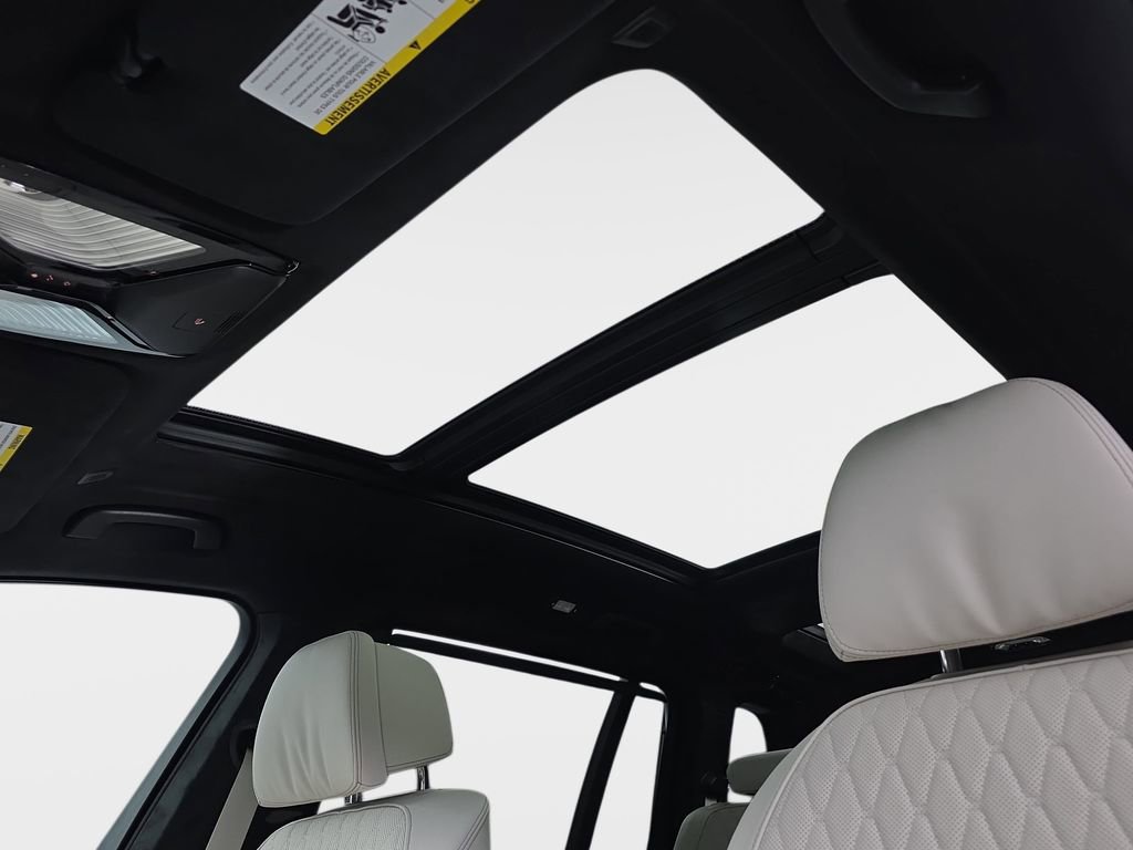 New 2026 BMW X7 M60i image 30