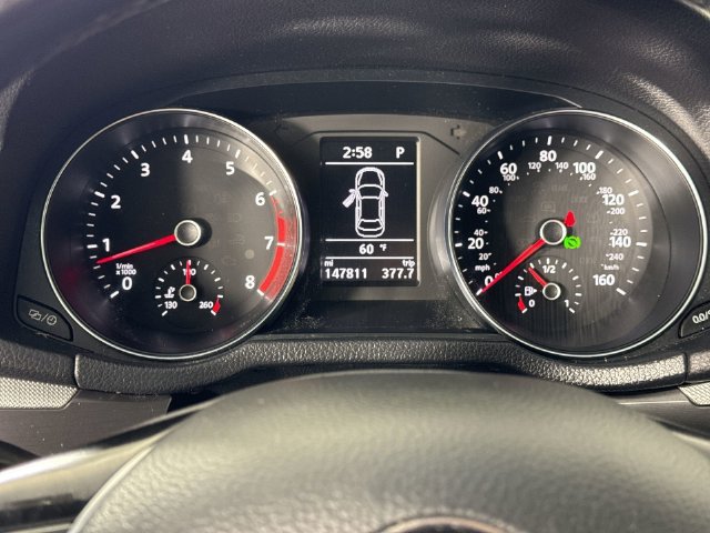 Used 2018 Volkswagen Passat 2.0T R-Line w/ R-Line Lighting Package FWD image 17