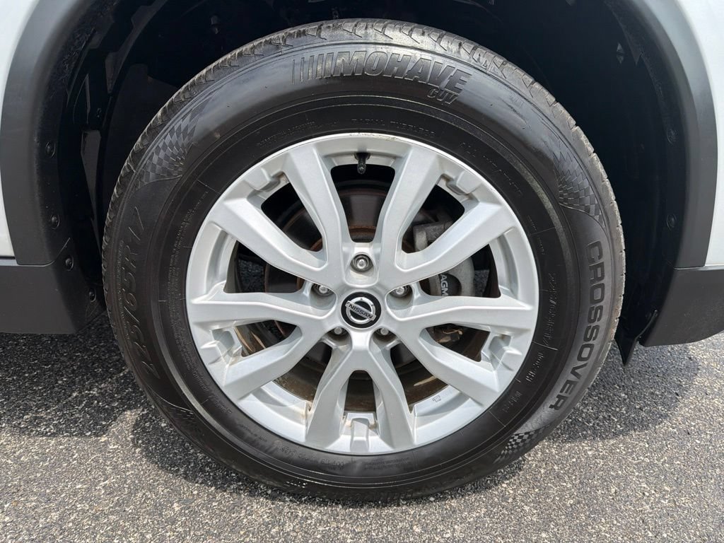 Used 2018 Nissan Rogue SV FWD image 9