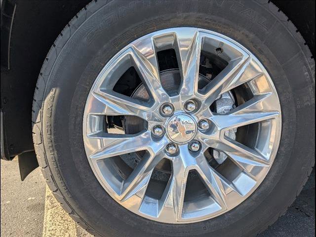 New 2026 Chevrolet Suburban Premier image 21