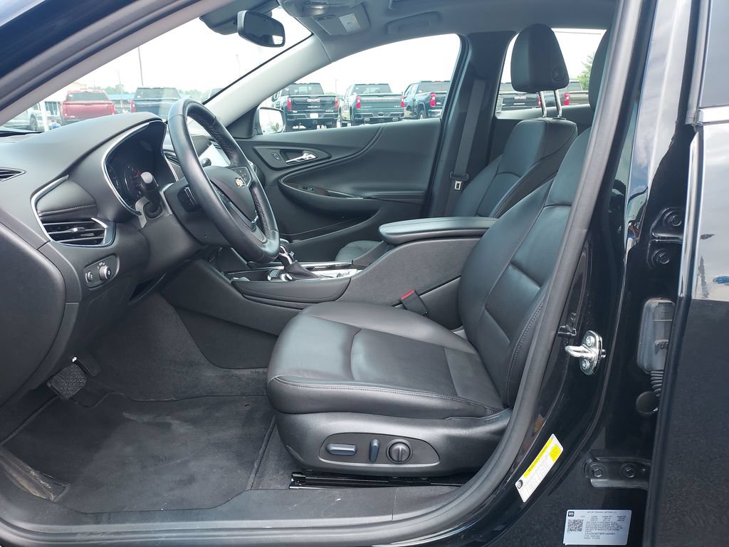 Used 2023 Chevrolet Malibu LT w/ Redline Edition FWD image 13