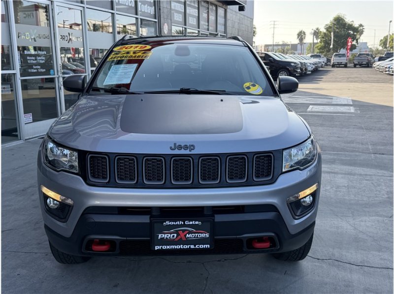 Used 2019 Jeep Compass Trailhawk w/ Leather Interior Group AWD/4WD image 2