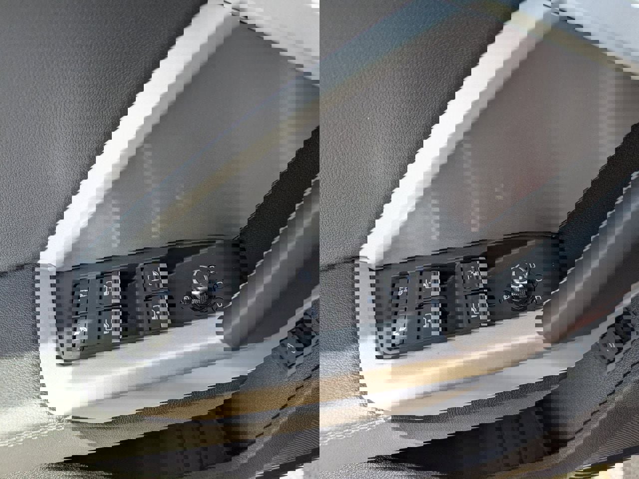 Used 2025 Audi Q3 2.0T Premium image 33