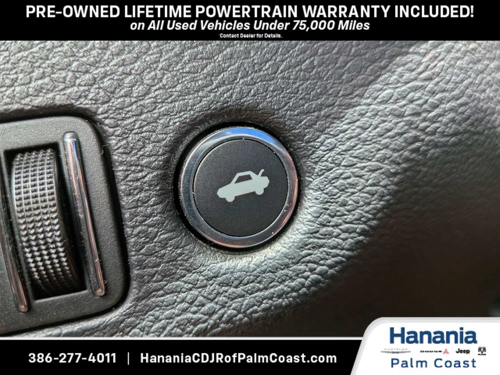 Used 2017 Dodge Challenger R/T RWD image 25