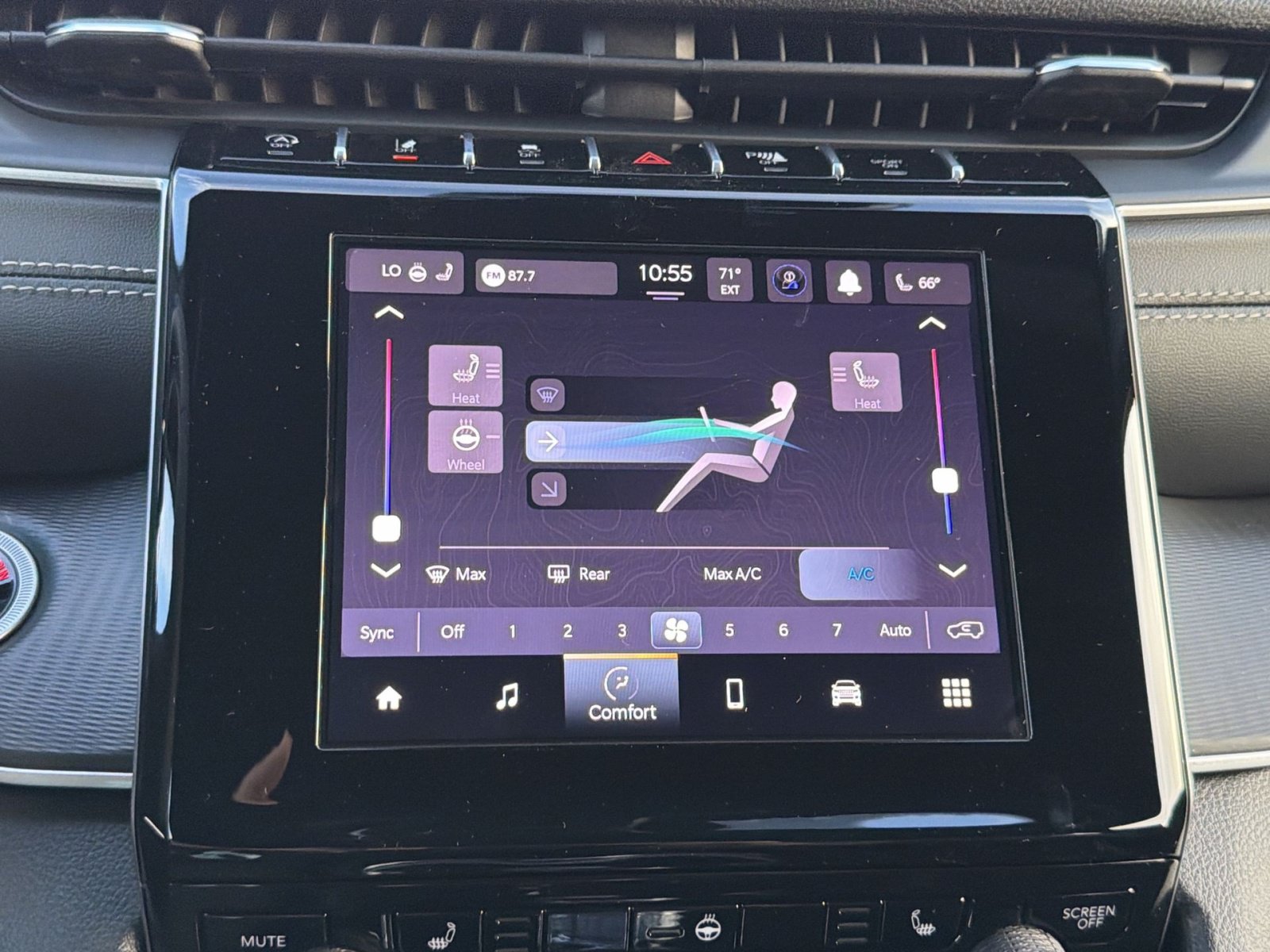 New 2025 Jeep Grand Cherokee Altitude AWD/4WD image 20