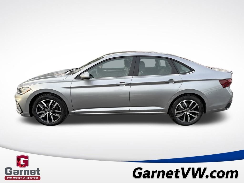 New 2026 Volkswagen Jetta SE image 2