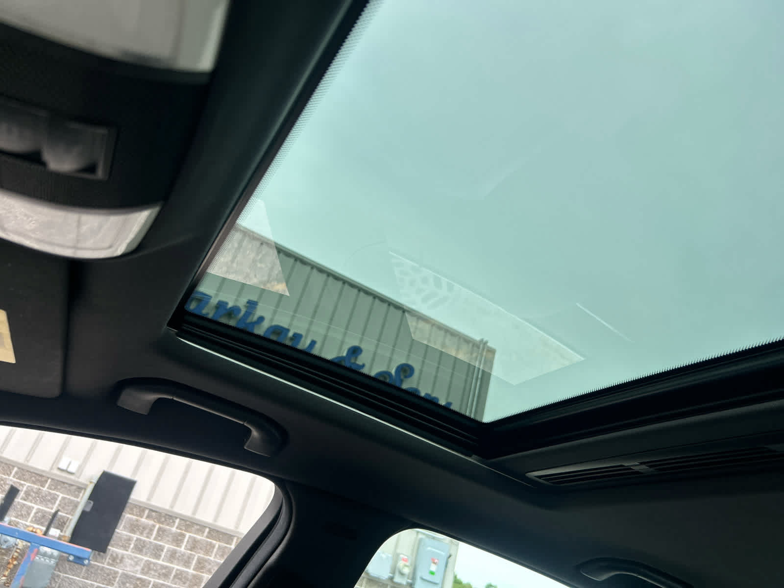Used 2010 Mercedes-Benz C 300 4MATIC Sedan image 2