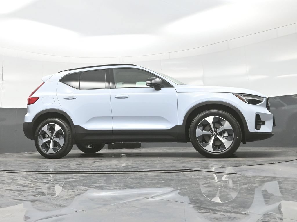 New 2026 Volvo XC40 B5 Plus w/ Protection Package Premier AWD/4WD image 29