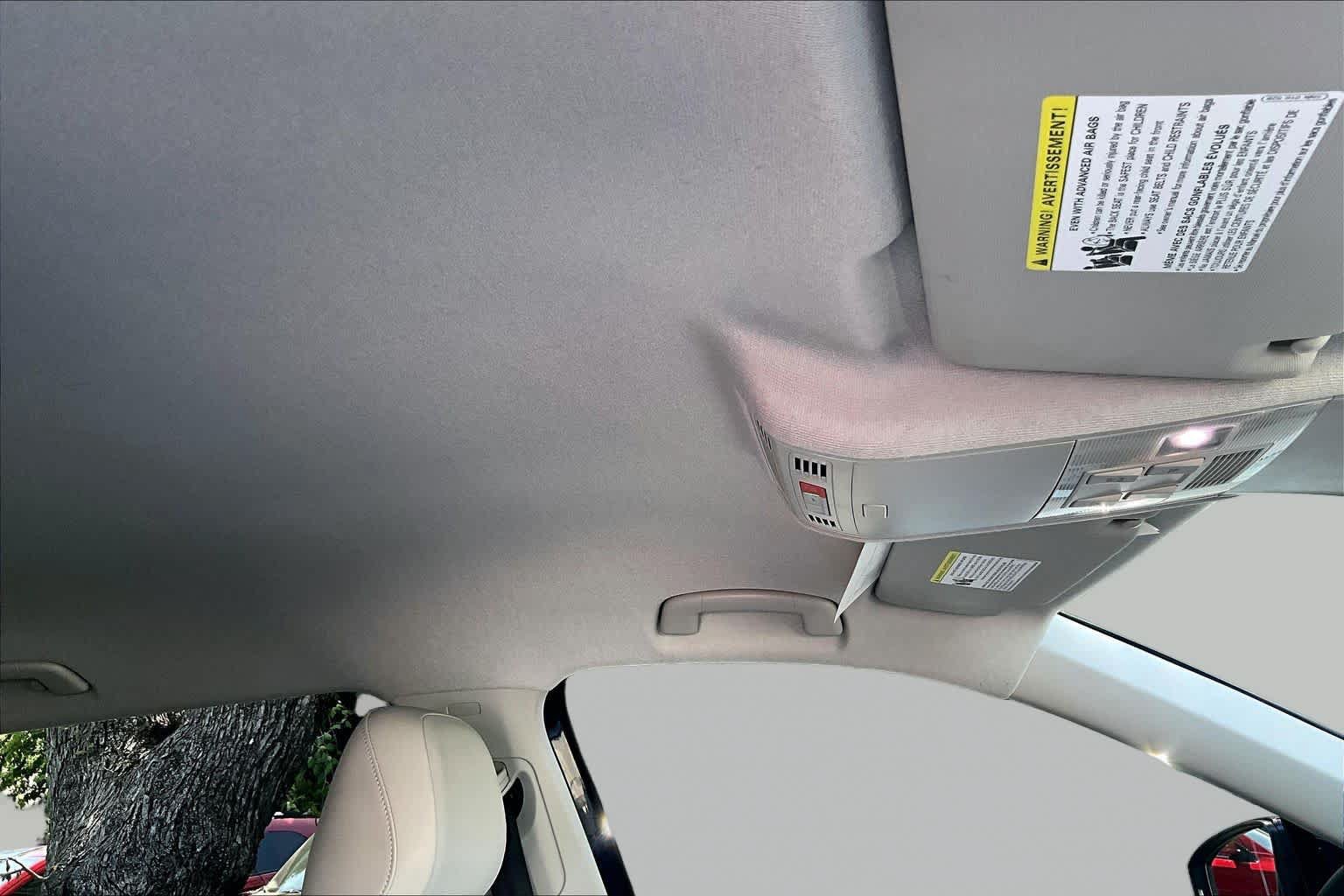 Used 2023 Volkswagen Tiguan SE FWD image 14