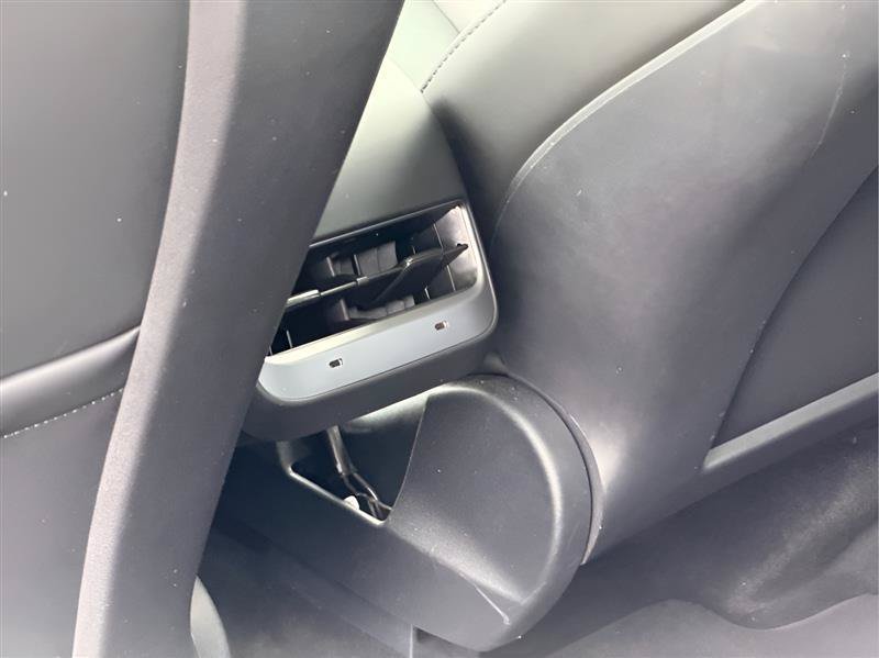 Used 2023 Tesla Model Y Long Range AWD/4WD image 26